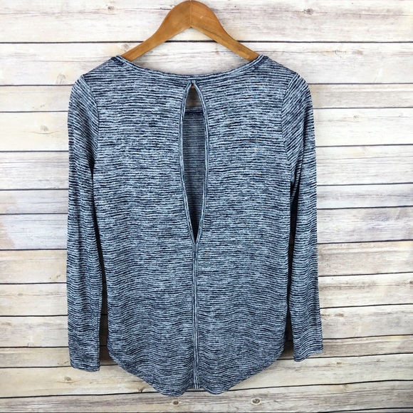 Athleta Breezy Cutout Back Long Sleeve Top Sz XS - Picture 6 of 7